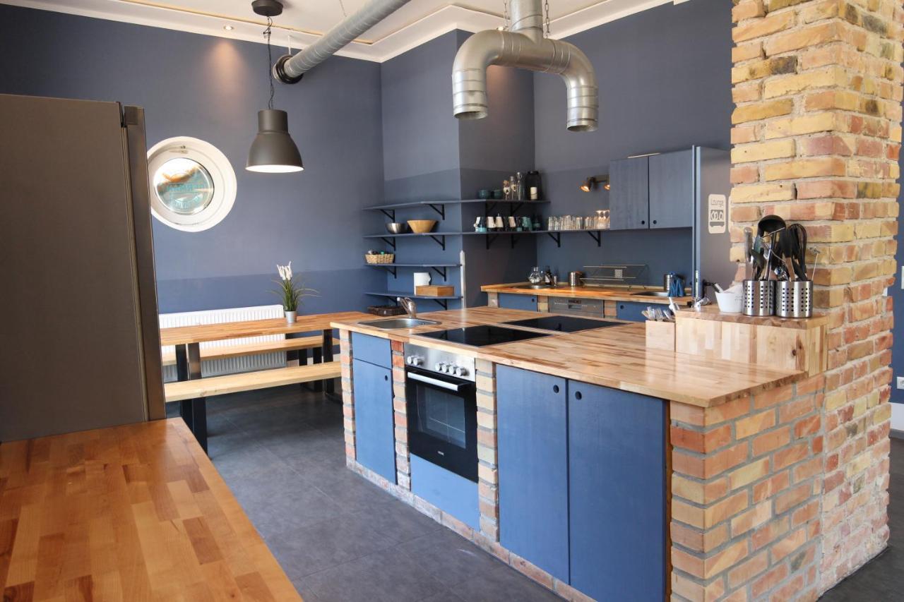 Blue Doors Hostel Ktv Росток Екстериор снимка