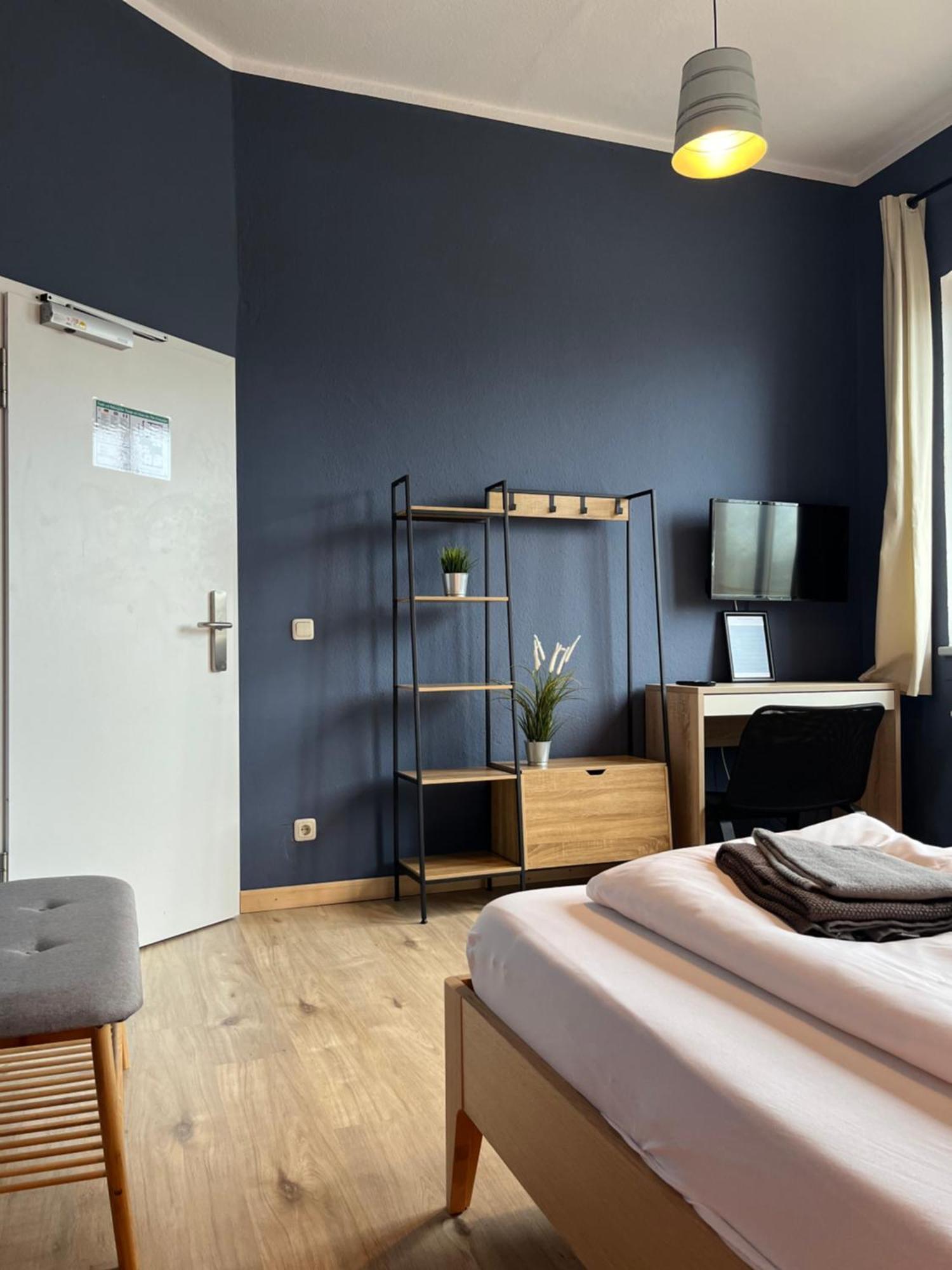 Blue Doors Hostel Ktv Росток Екстериор снимка