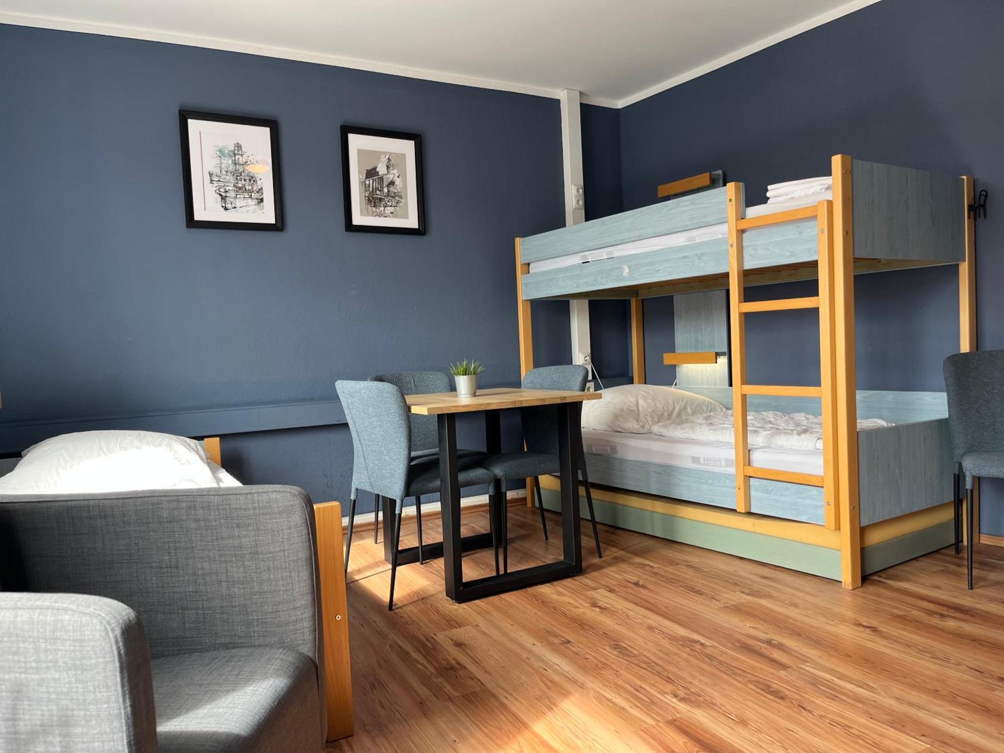 Blue Doors Hostel Ktv Росток Екстериор снимка
