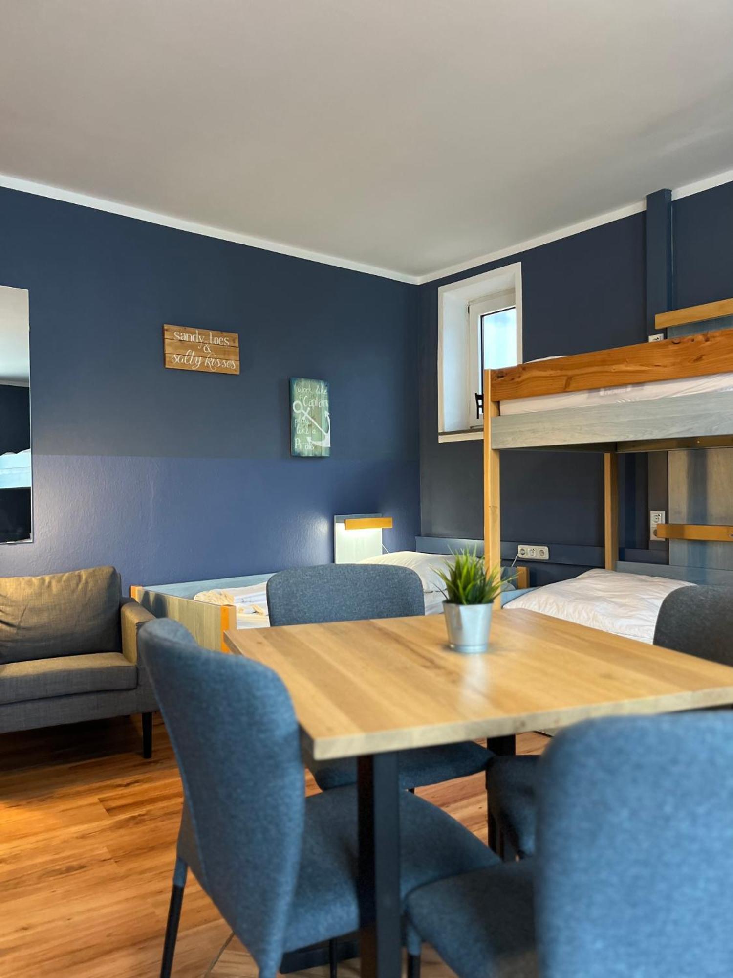 Blue Doors Hostel Ktv Росток Екстериор снимка