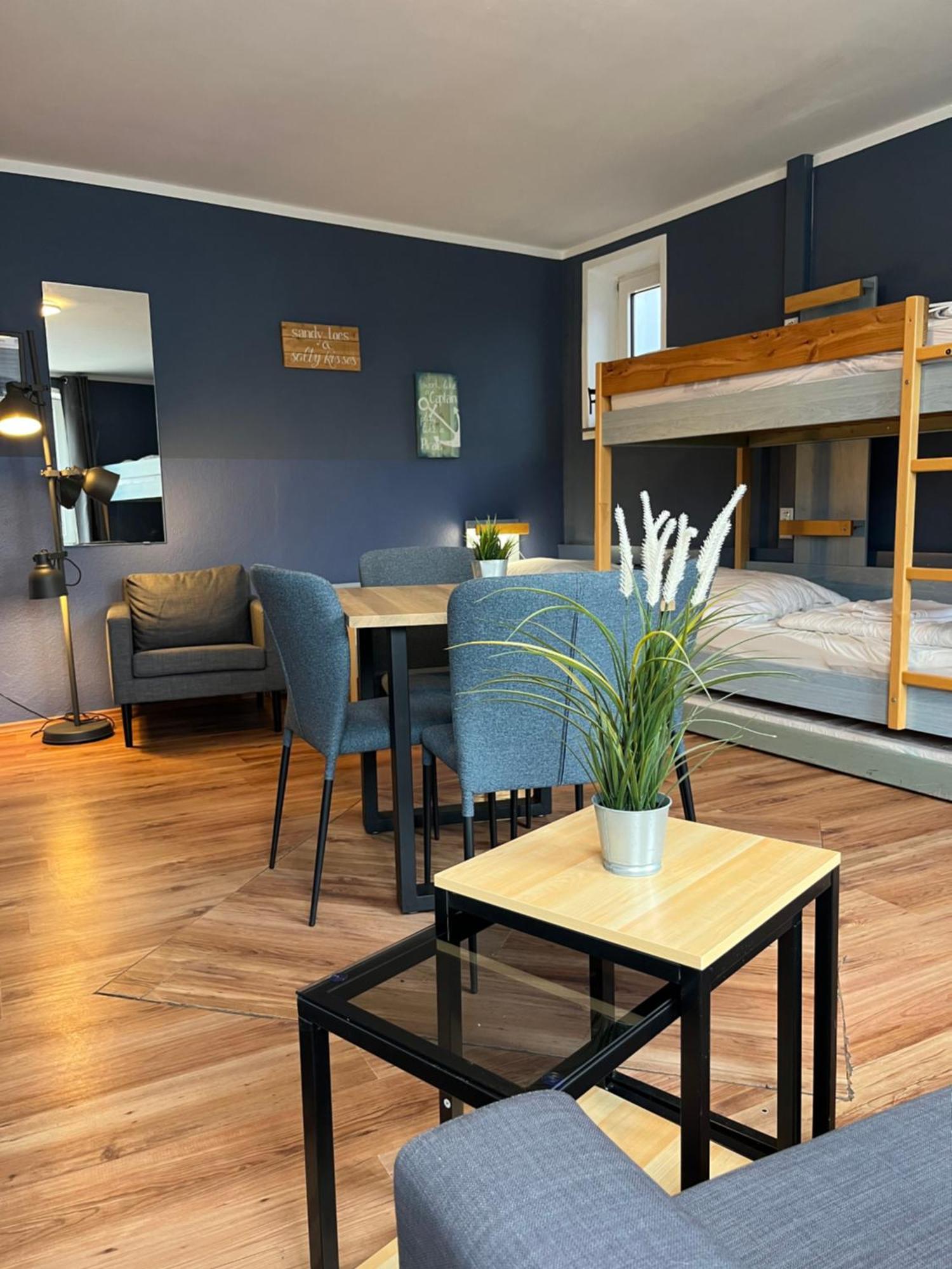 Blue Doors Hostel Ktv Росток Екстериор снимка