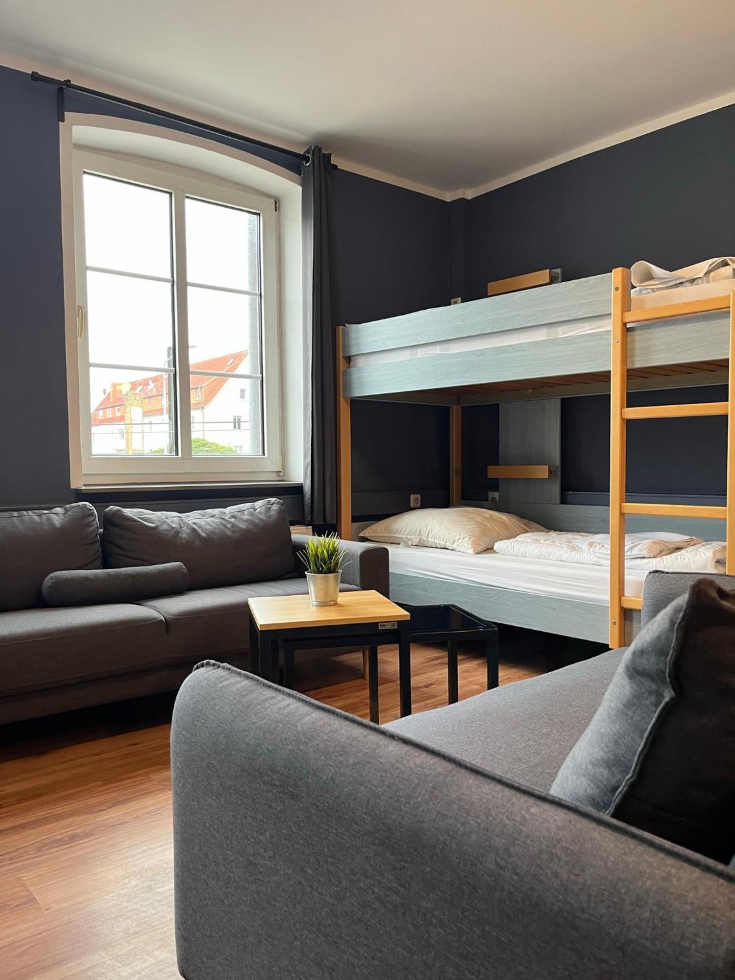 Blue Doors Hostel Ktv Росток Екстериор снимка
