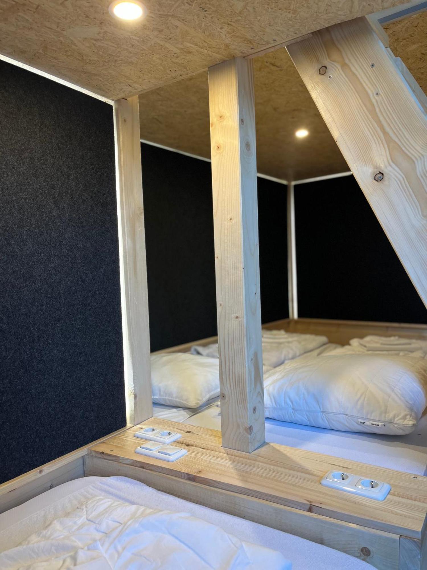 Blue Doors Hostel Ktv Росток Екстериор снимка