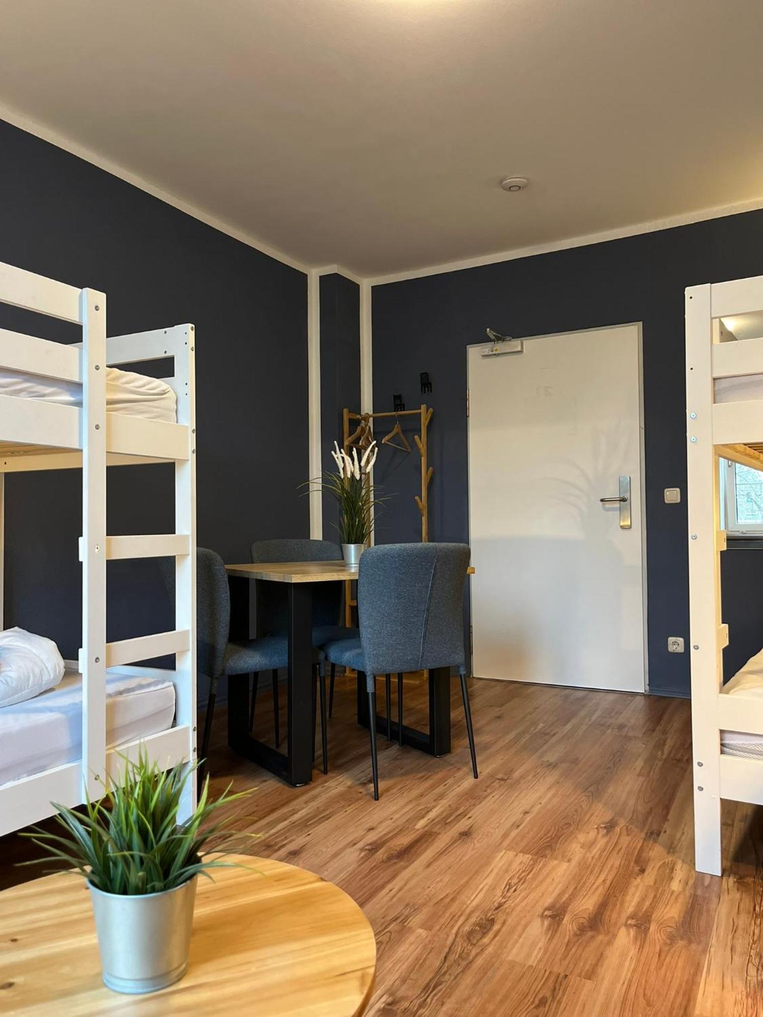 Blue Doors Hostel Ktv Росток Екстериор снимка