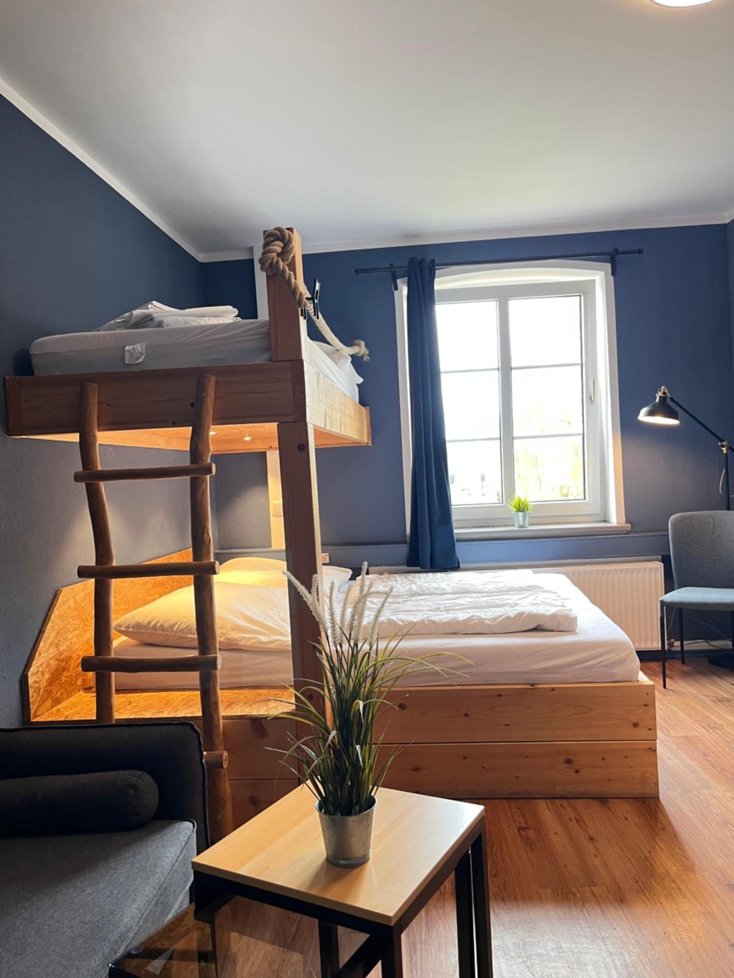 Blue Doors Hostel Ktv Росток Екстериор снимка