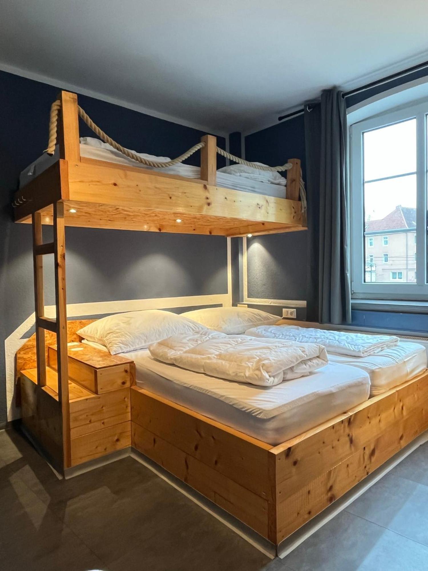 Blue Doors Hostel Ktv Росток Екстериор снимка