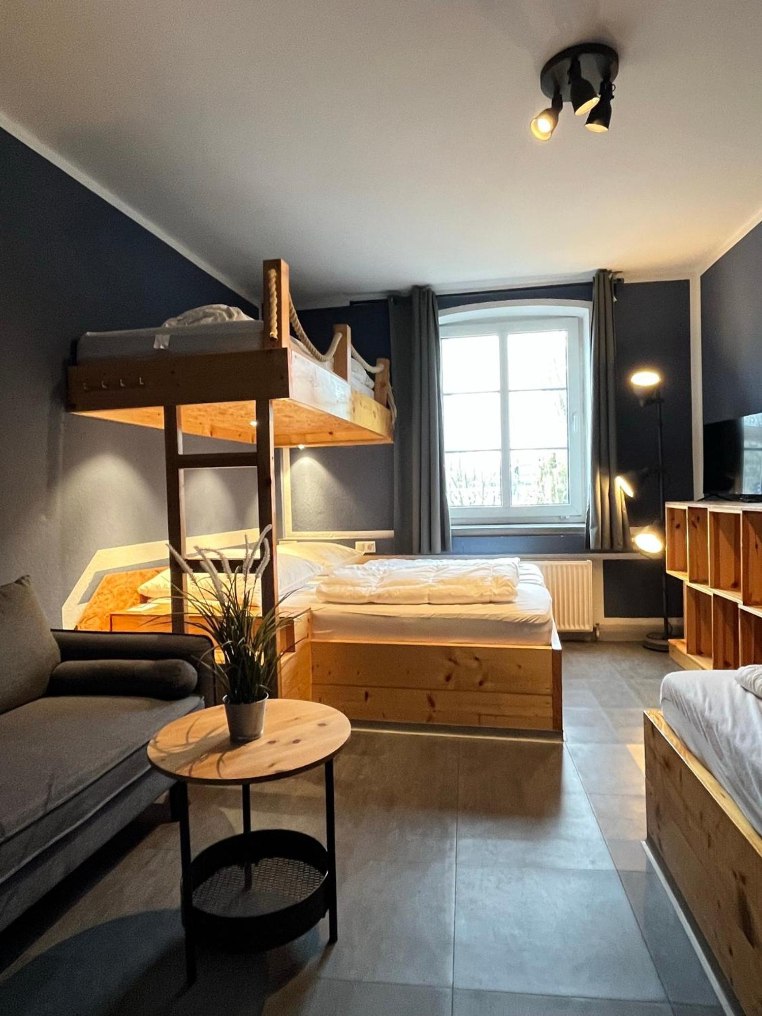 Blue Doors Hostel Ktv Росток Екстериор снимка