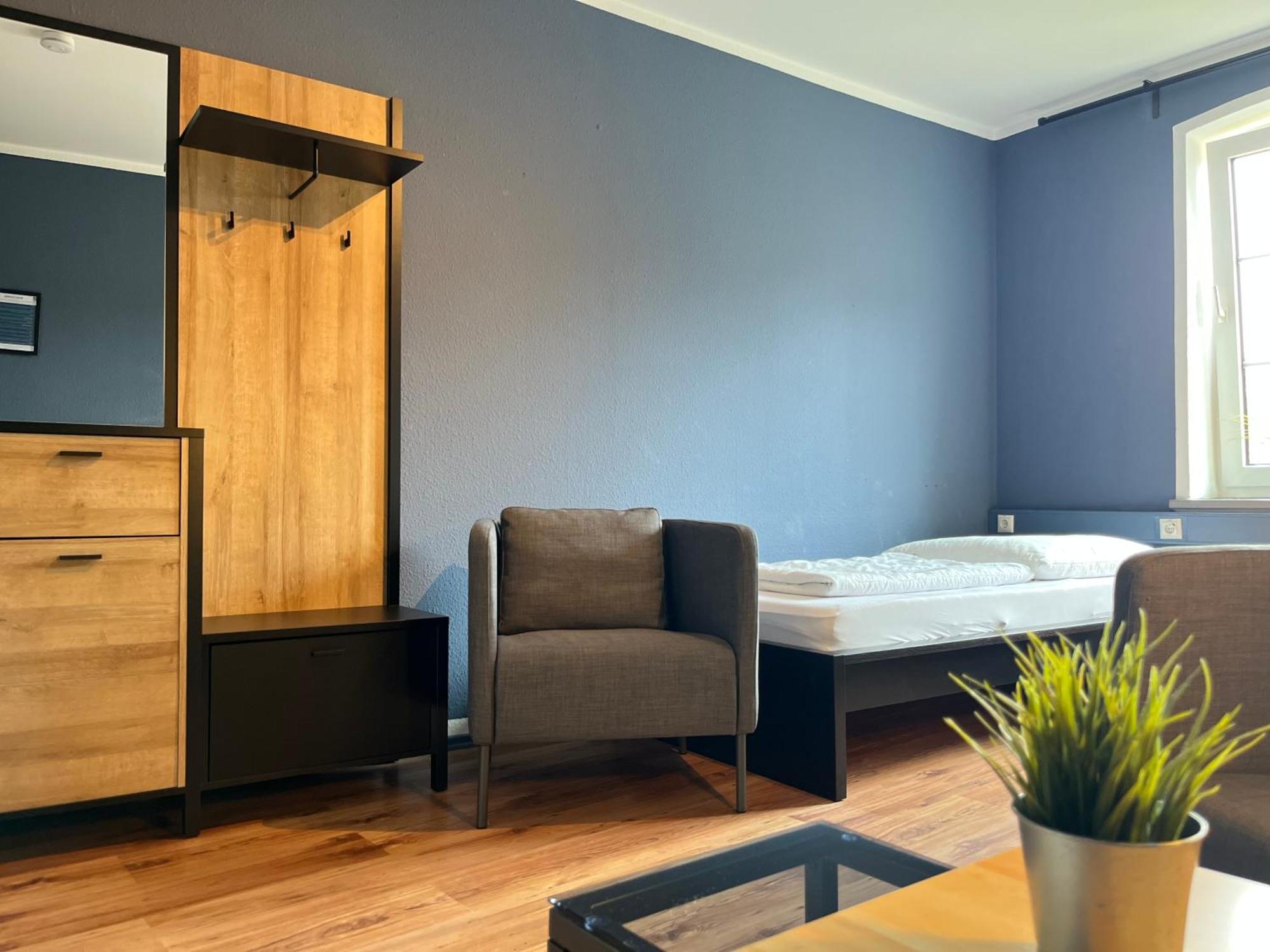 Blue Doors Hostel Ktv Росток Екстериор снимка